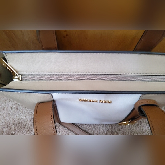 Michael Kors Pratt Small Tote Bag (Camel MLT) - Picture 16 of 16